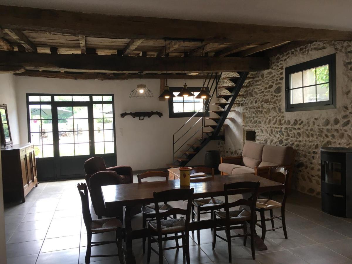 Gîte Petitou Jasses Extérieur photo